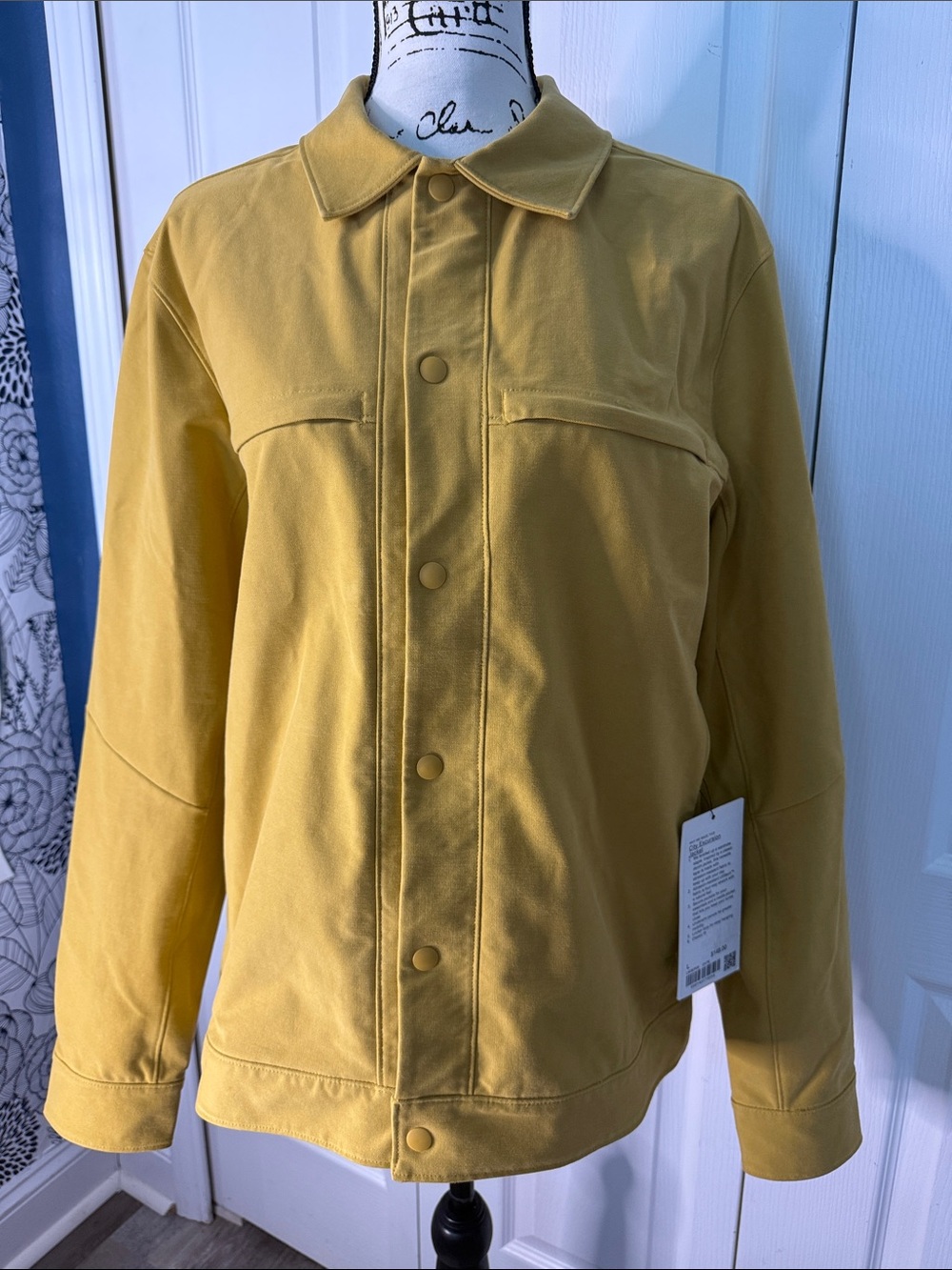 lululemon athletica City Excursion Jacket in Chartreuse (CHTE)
